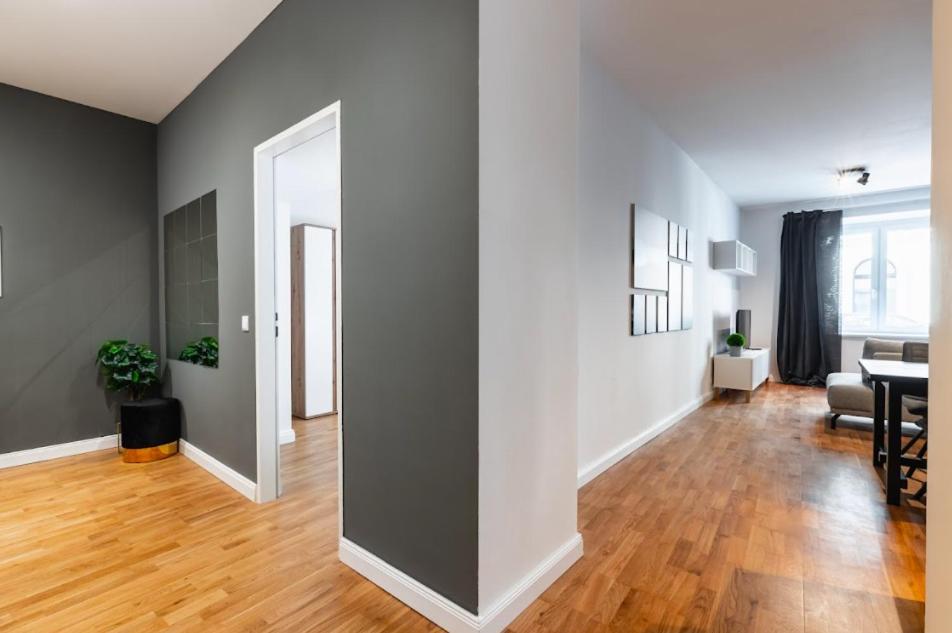 Authentic Apartment Next To Schwedenplatz Vienna Exterior photo