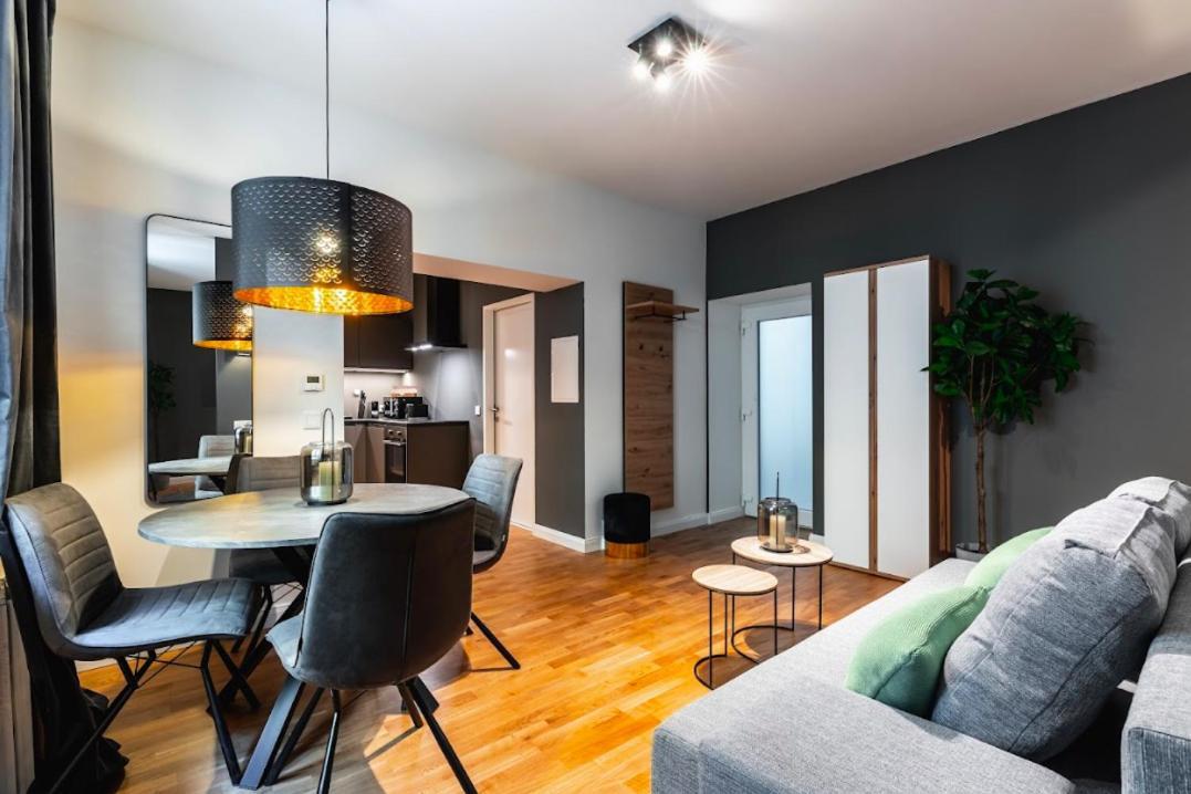 Authentic Apartment Next To Schwedenplatz Vienna Exterior photo