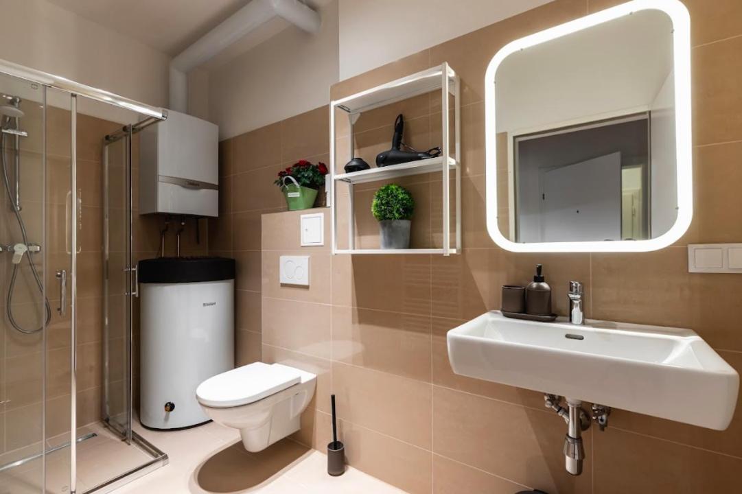 Authentic Apartment Next To Schwedenplatz Vienna Exterior photo