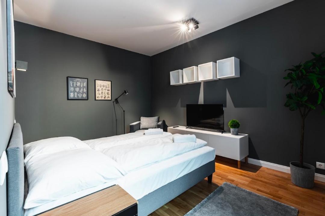 Authentic Apartment Next To Schwedenplatz Vienna Exterior photo